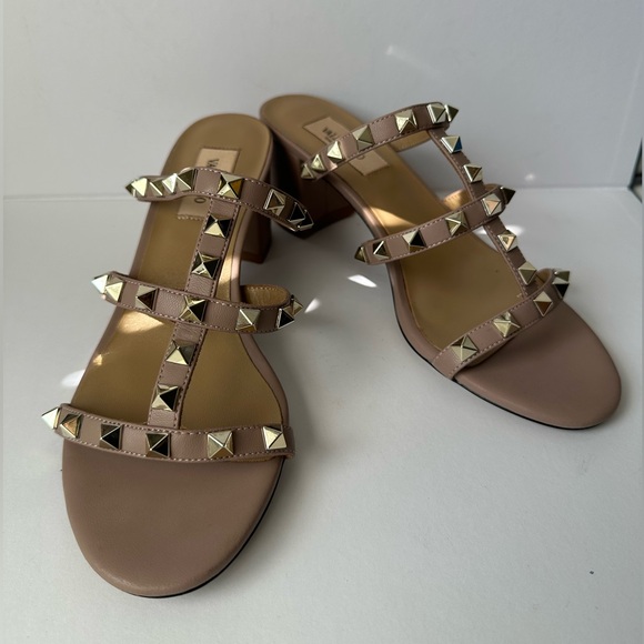 Valentino Garavani Rockstud Nude Leather Slide Sandals Gold Studs size 36 - Picture 5 of 12